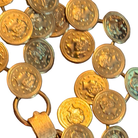 Vintage gold finish faux coin link chunky bracelet - Picture 6 of 7